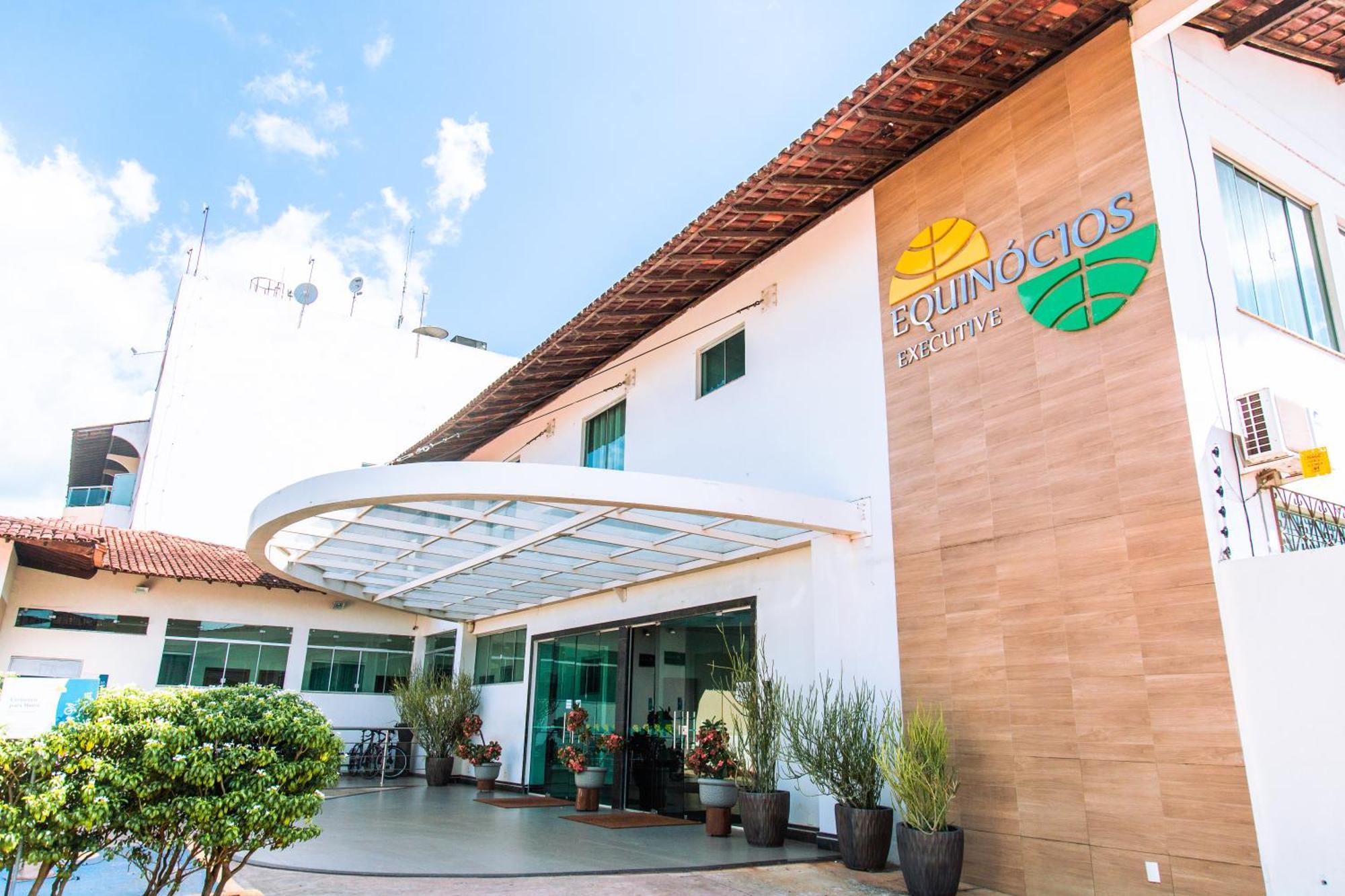 Hotel Equinocios Executive バルカレナ エクステリア 写真