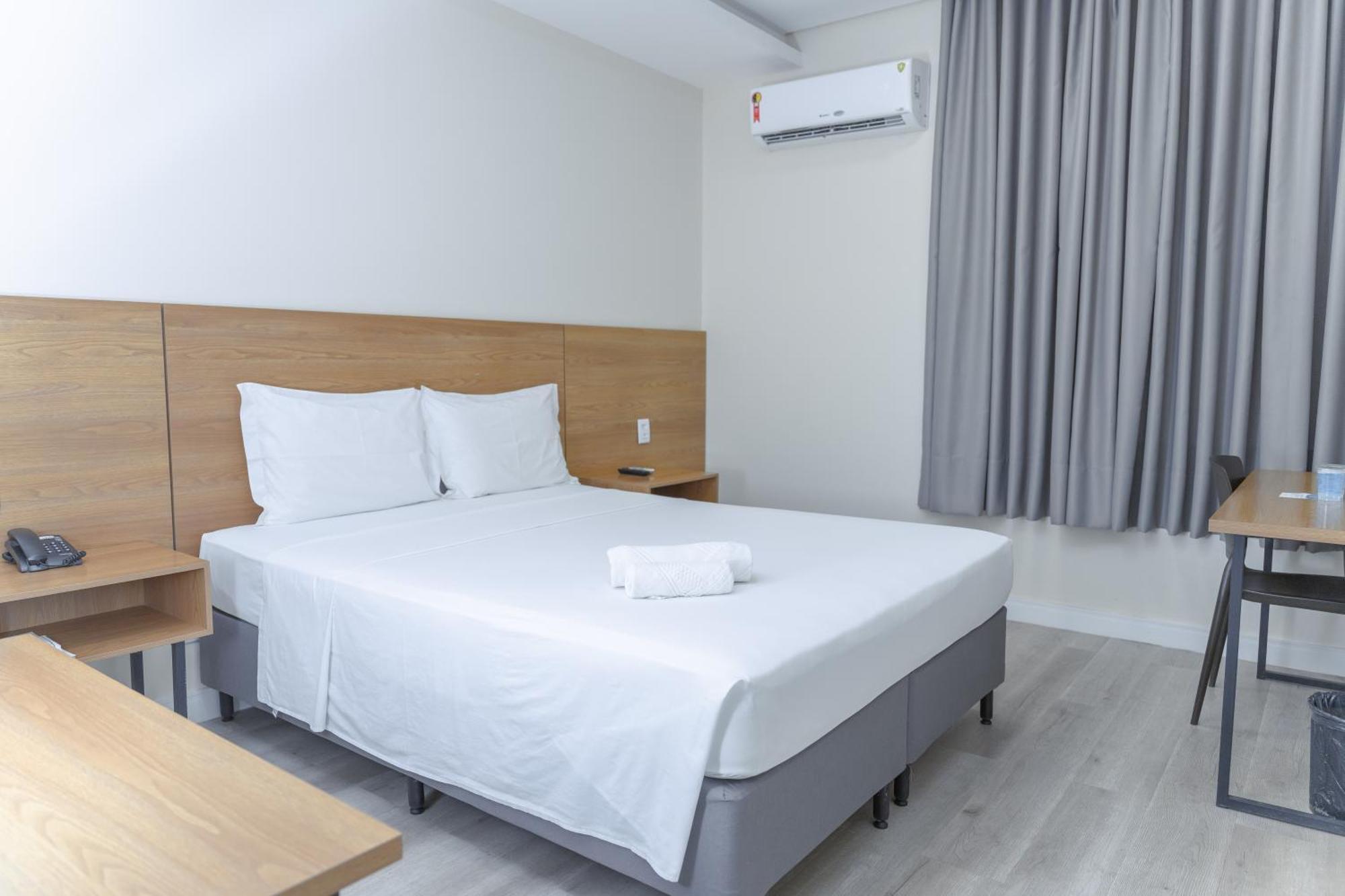 Hotel Equinocios Executive バルカレナ エクステリア 写真