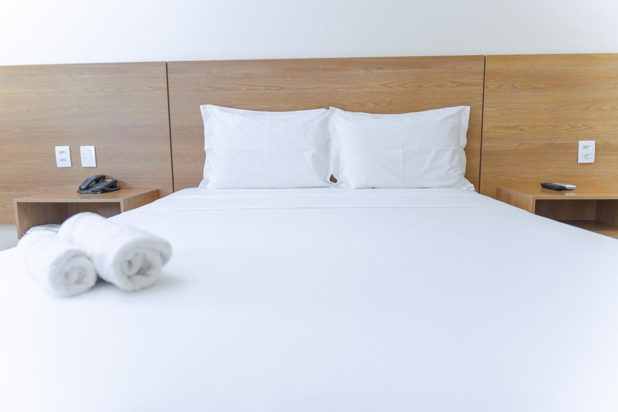 Hotel Equinocios Executive バルカレナ エクステリア 写真