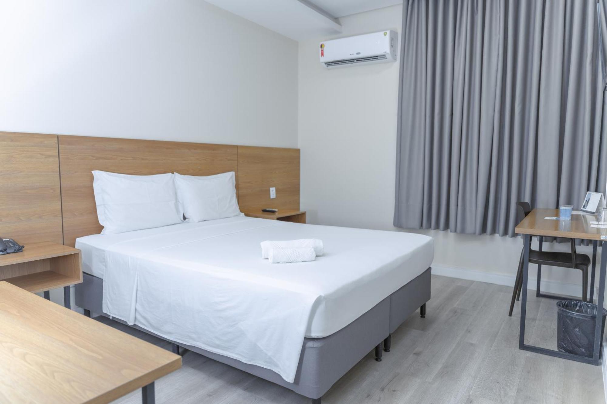 Hotel Equinocios Executive バルカレナ エクステリア 写真