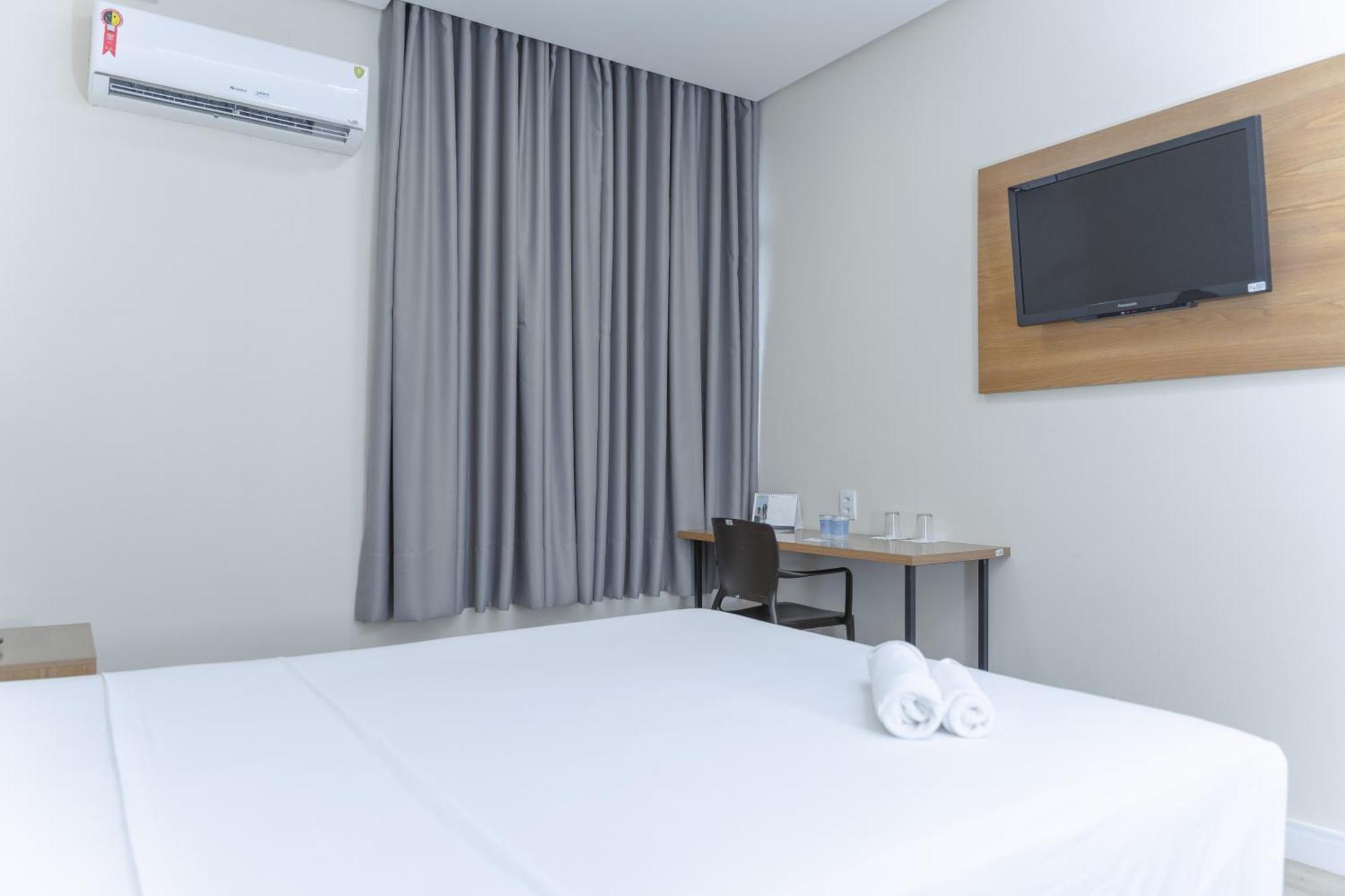 Hotel Equinocios Executive バルカレナ エクステリア 写真